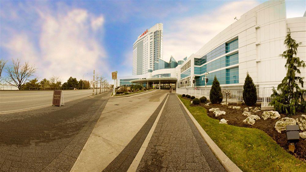 คอมฟอร์ต สวีท โฮเต็ล ดาวน์ทาวน์ วินด์เซอร์ Hotel ภายนอก รูปภาพ