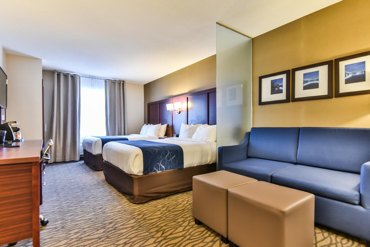 คอมฟอร์ต สวีท โฮเต็ล ดาวน์ทาวน์ วินด์เซอร์ Hotel ภายนอก รูปภาพ