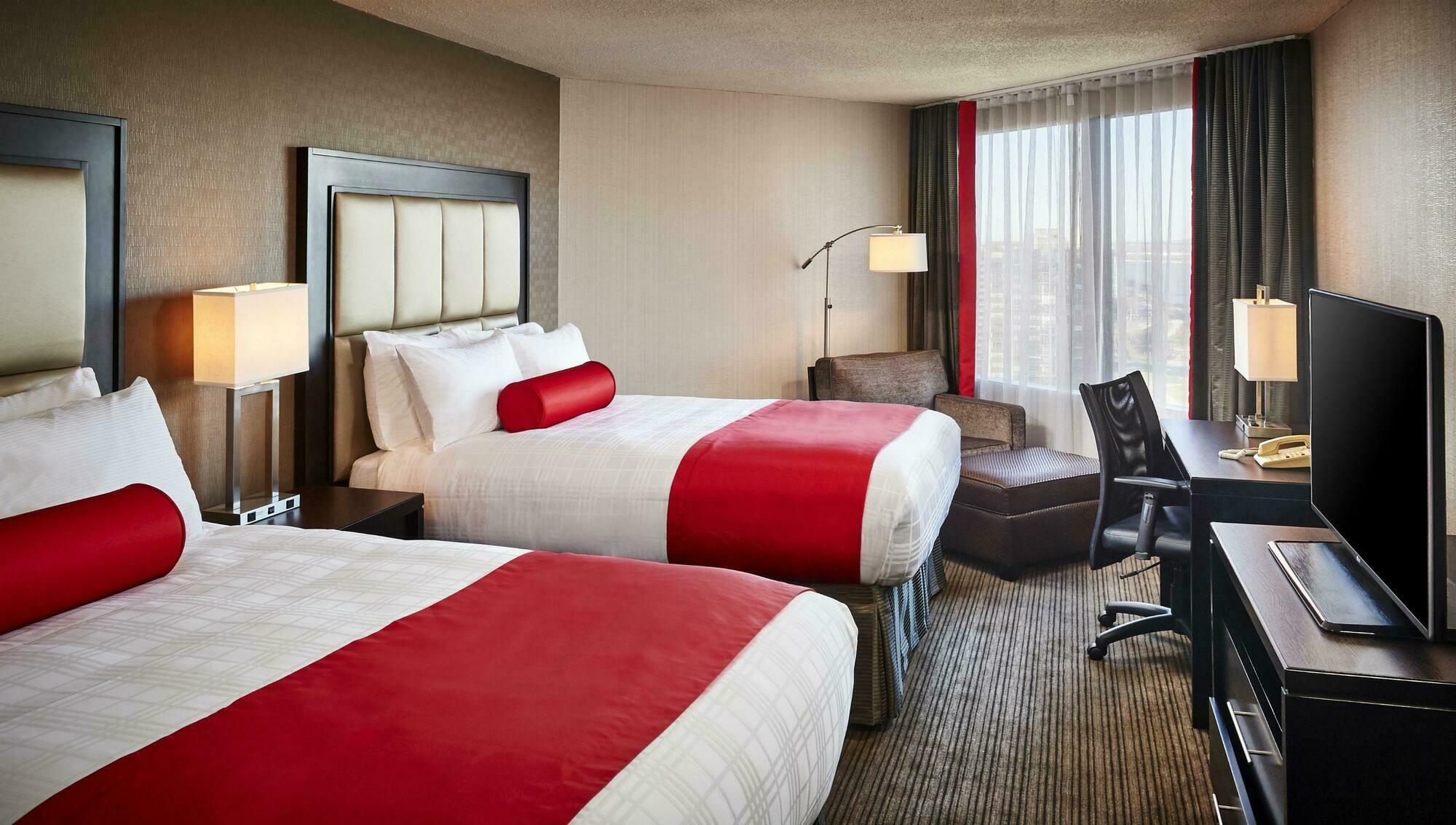 คอมฟอร์ต สวีท โฮเต็ล ดาวน์ทาวน์ วินด์เซอร์ Hotel ภายนอก รูปภาพ