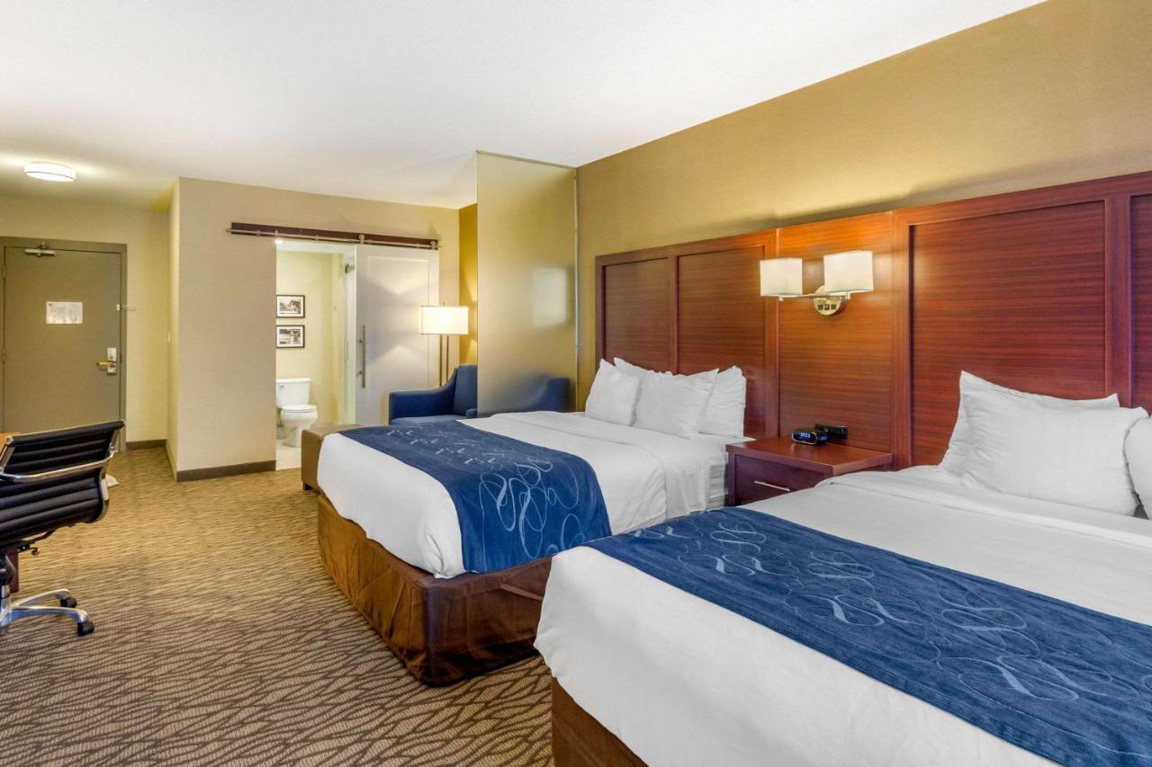 คอมฟอร์ต สวีท โฮเต็ล ดาวน์ทาวน์ วินด์เซอร์ Hotel ภายนอก รูปภาพ