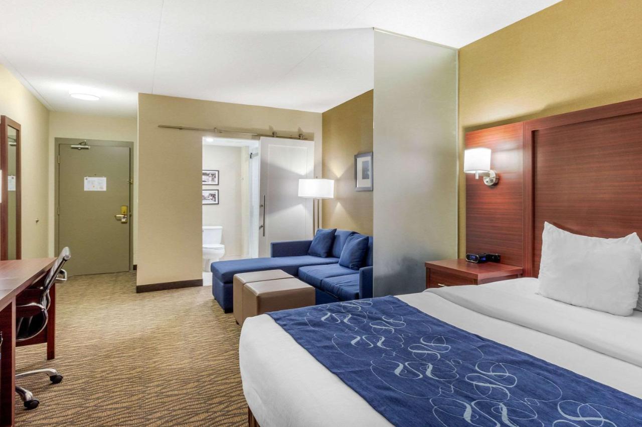 คอมฟอร์ต สวีท โฮเต็ล ดาวน์ทาวน์ วินด์เซอร์ Hotel ภายนอก รูปภาพ