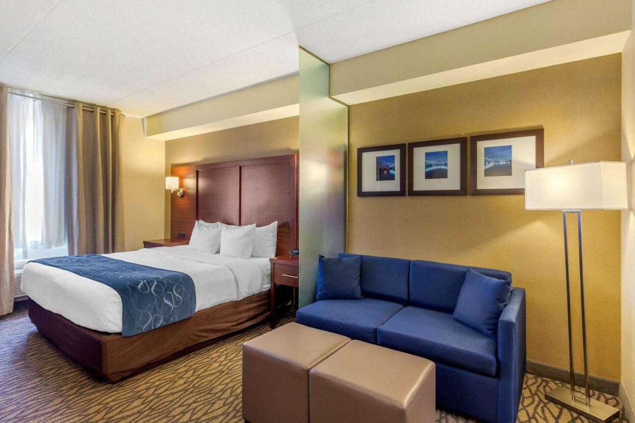 คอมฟอร์ต สวีท โฮเต็ล ดาวน์ทาวน์ วินด์เซอร์ Hotel ภายนอก รูปภาพ
